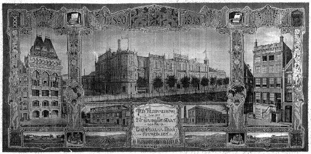 Tegelplatteau aangeboden door het personeel in 1915 bij het 25 jarig bestaan,geeft een mooi overzicht rechts waar ze begonnen zijn op de O.Z.Voorburgwal.Linker afb.fabriek Rokin 31.Midden onder de ...