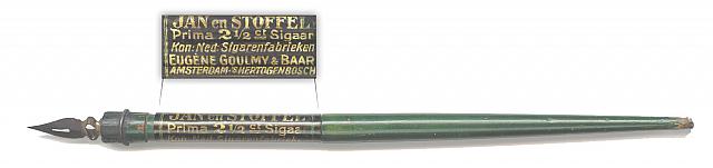 Een reclame uiting van Jan en Stoffel dit is een sigarenmerk op de houder van een kroontjes pen.Datum ?