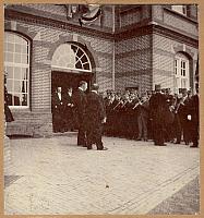 Feestelijke opening na Amsterdam Rokin 31 de tweede nieuwe fabriek in `s-Hertogenbosch in 1898.Bood plaats aan 400 arbeiders,in 1908 is de fabriek uitgebreid met 2.400m2.waar 500 mensen konden werken.B...